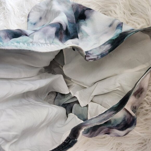 NIQUE 100% Silk Elastic Waist Shorts Size 10 (fits Small) Water color‎ Lined - Picture 11 of 12